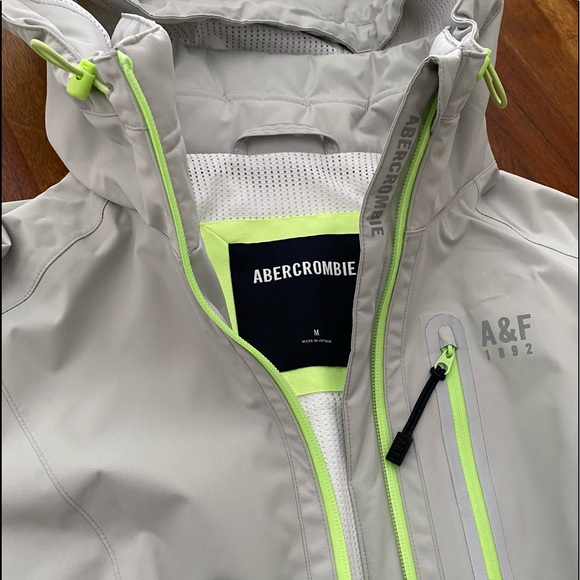 ABERCROMBIE & FITCH Waterproof Jacket - Picture 2 of 9